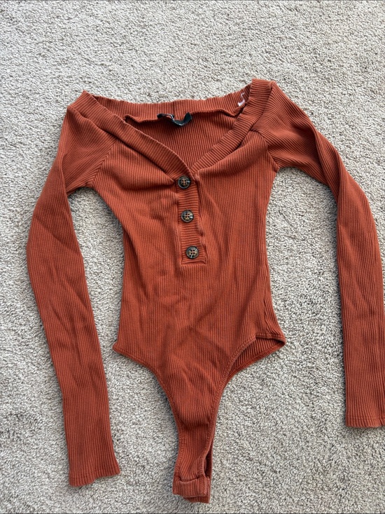 Lulus Tops - Lulu's Rust Ribbed Off-Shoulder Long-Sleeve Bodysuit